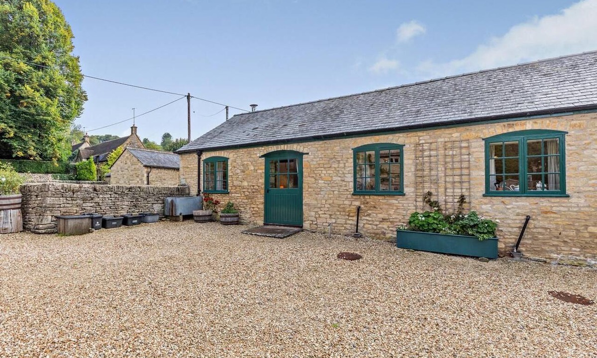Rendcomb Cottage | 1 Bed in Cheltenham (oc-44961)