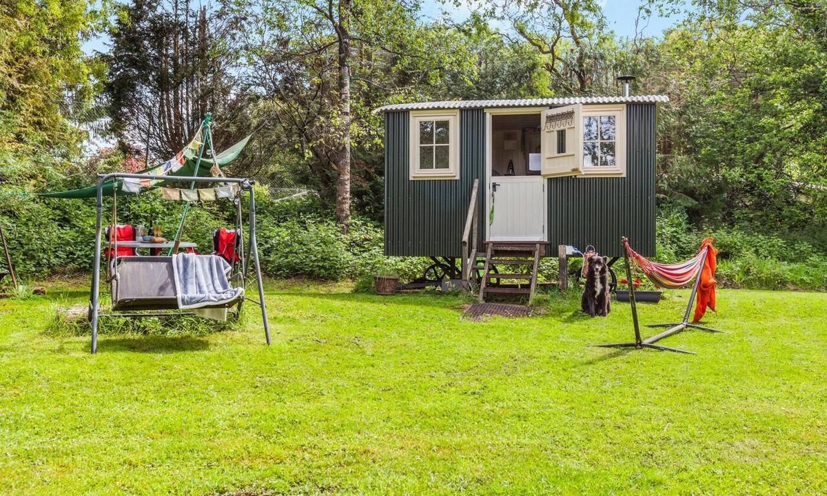 Lydney Cottage | 1 Bed in Lydney (oc-91373)