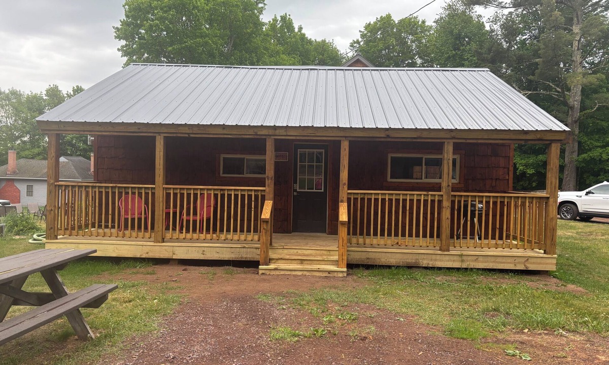 Au Train Cabin | 1 bedroom cabin on lakefront property. Pet friendly.