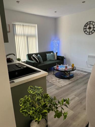 Cradley Apartment | 124A The Luxury Suite 1st floor modern apartment
