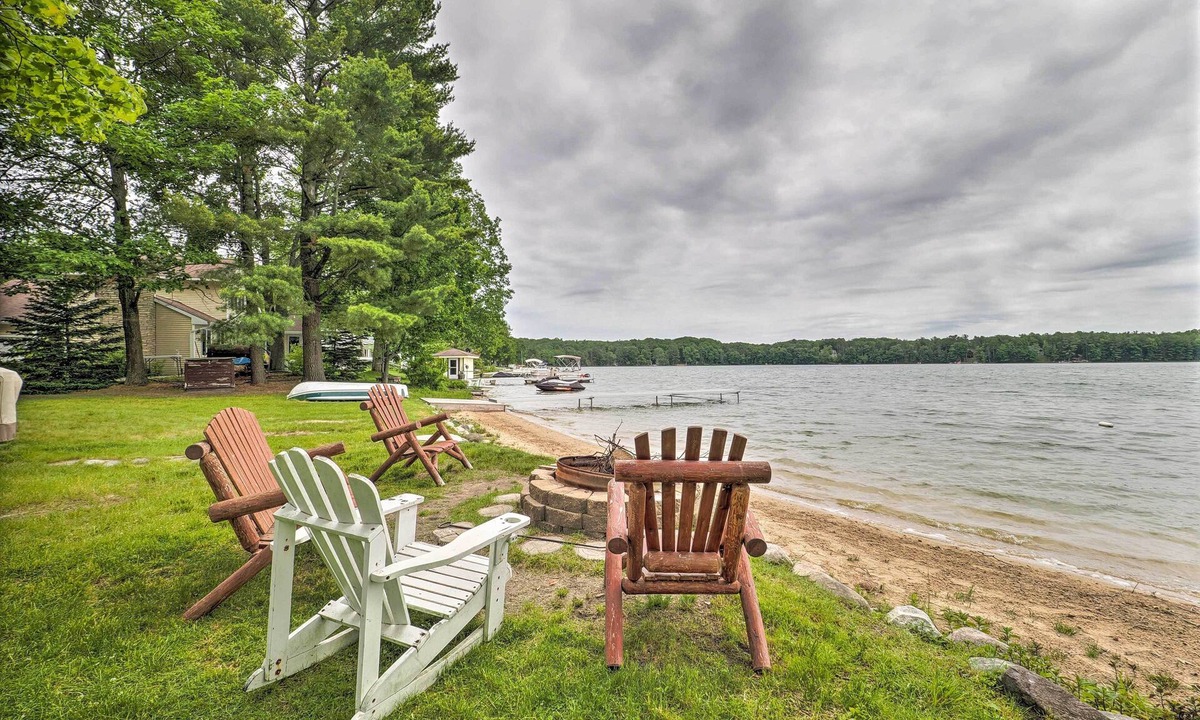 Mayfield Cabin | 13 Mi to Dtwn: Lakefront Cottage w/Dock