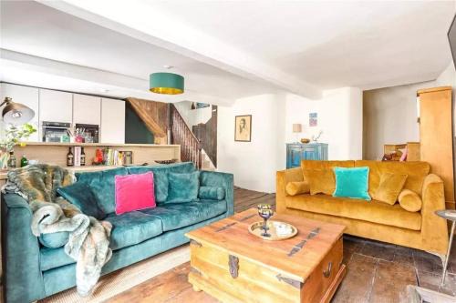 Tetbury Apartment | 17th-Century Grade II House, Heart ofTetbury
