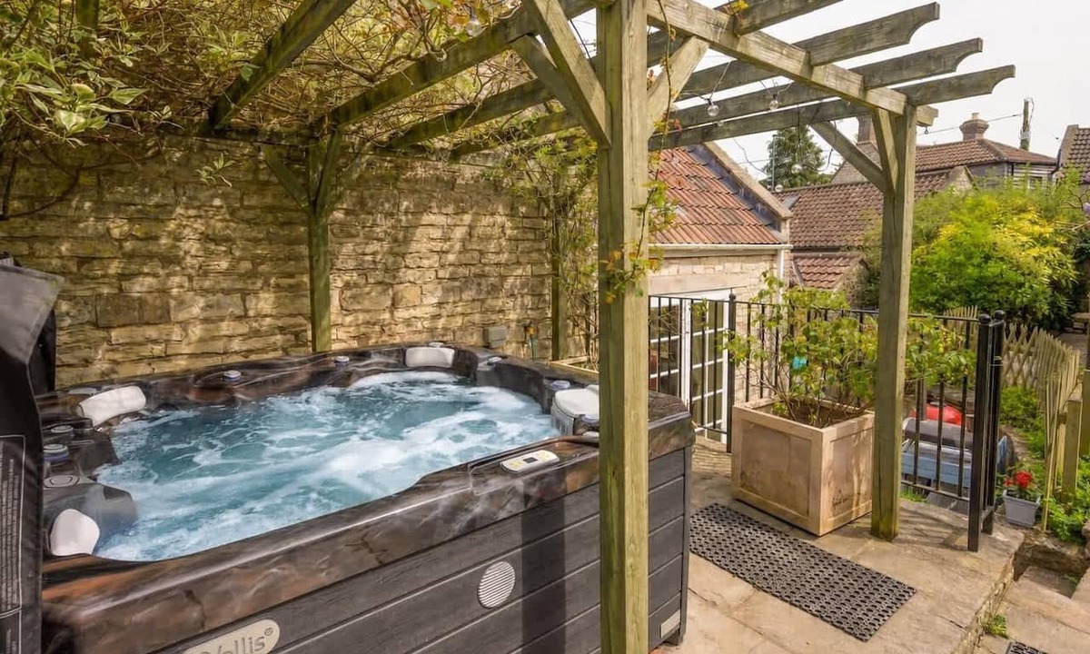 Newton St Loe House | 17th Century Home, Hot Tub, Garden & Parking