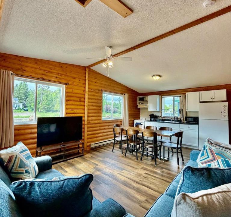 Grand Marais Villa | 1818 Trailside Pine - Cabin 3