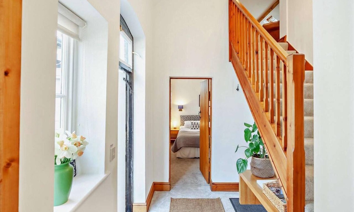 Malmesbury Cottage | 2 Bed in Malmesbury (oc-91453)
