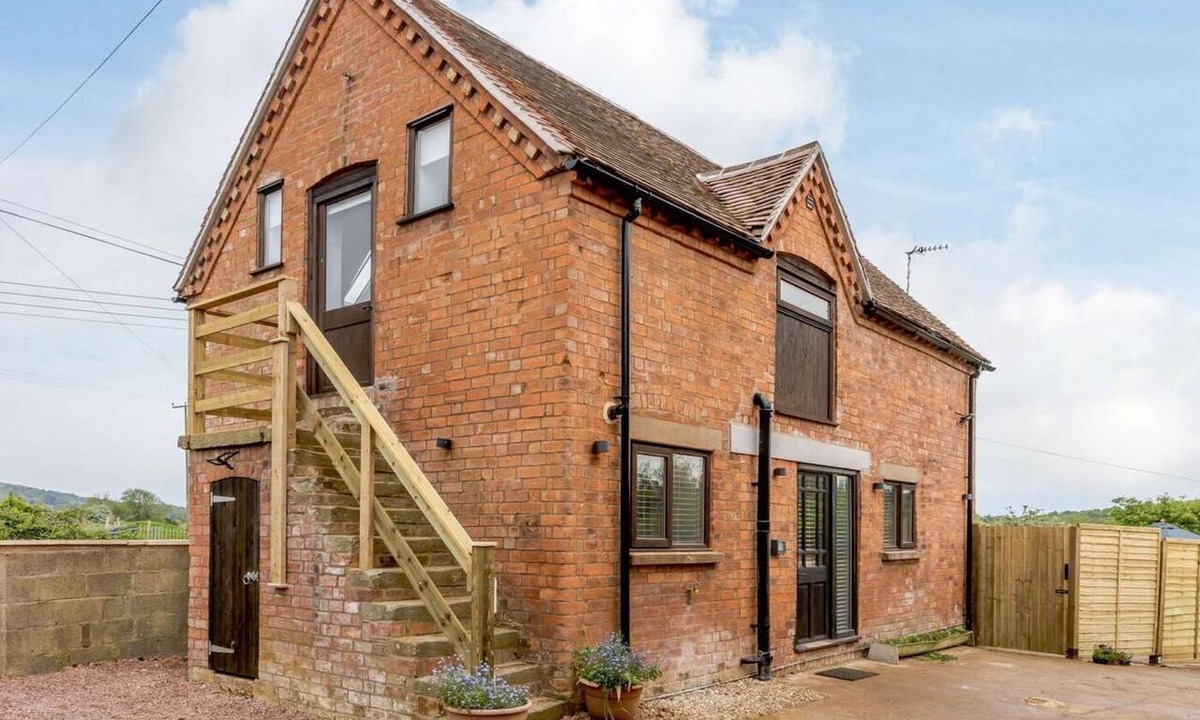 Eckington Cottage | 2 Bed in Pershore (oc-83007)