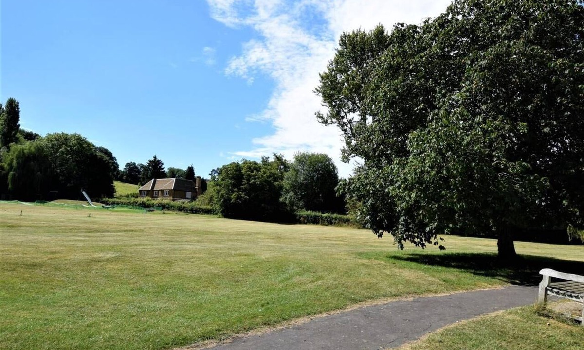 Whichford Cottage | 2 Bed in Shipston-on-stour (oc-75870)