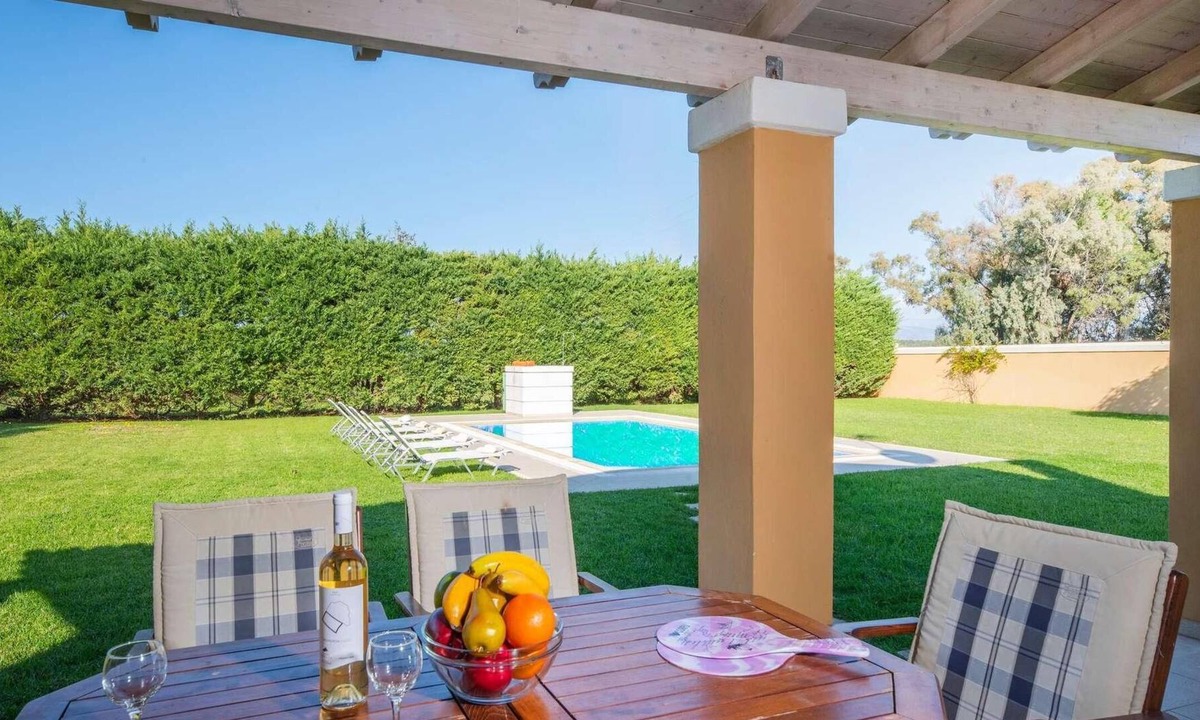 Almiros Beach Villa | 2 Bed modern villa, close to resort amenities