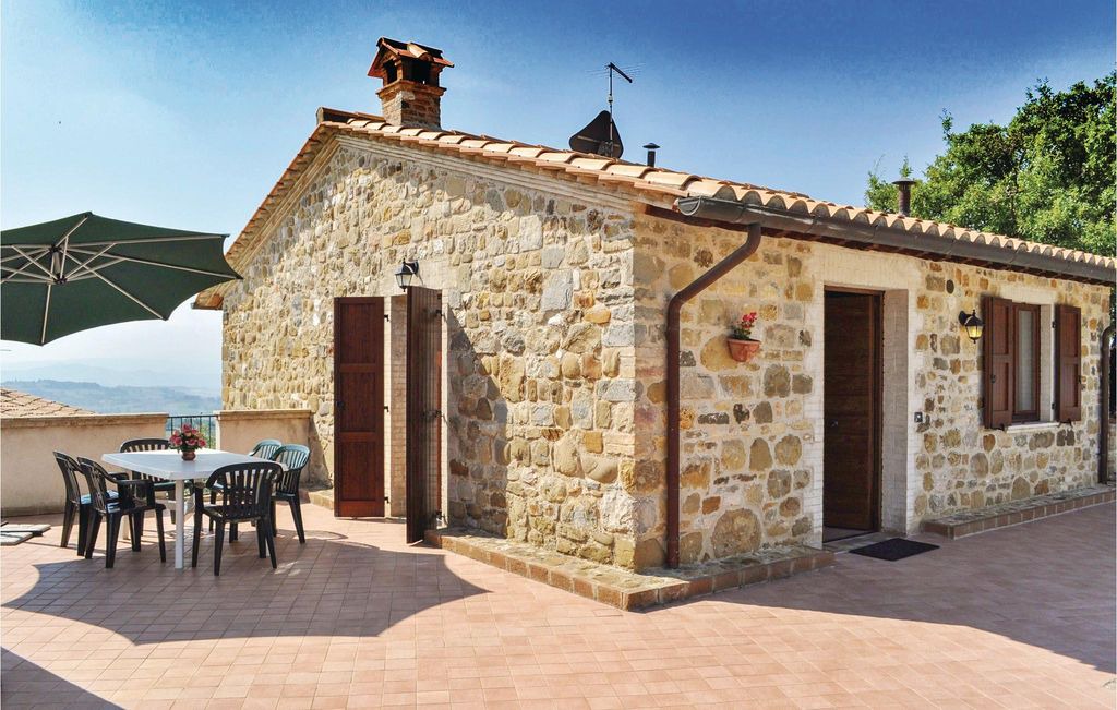 Collazzone Apartment | 2 bedroom accommodation in Collazzone PG