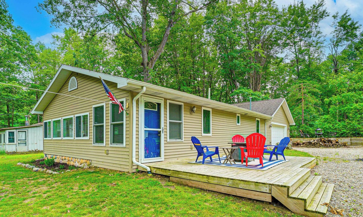 Mecosta House | 2 MI to the Lake: Mecosta Getaway with Fire Pit!