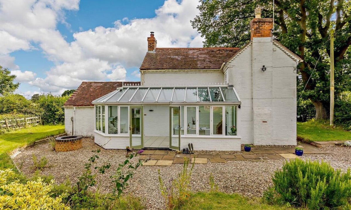 Eckington Cottage | 3 Bed in Pershore (oc-92975)
