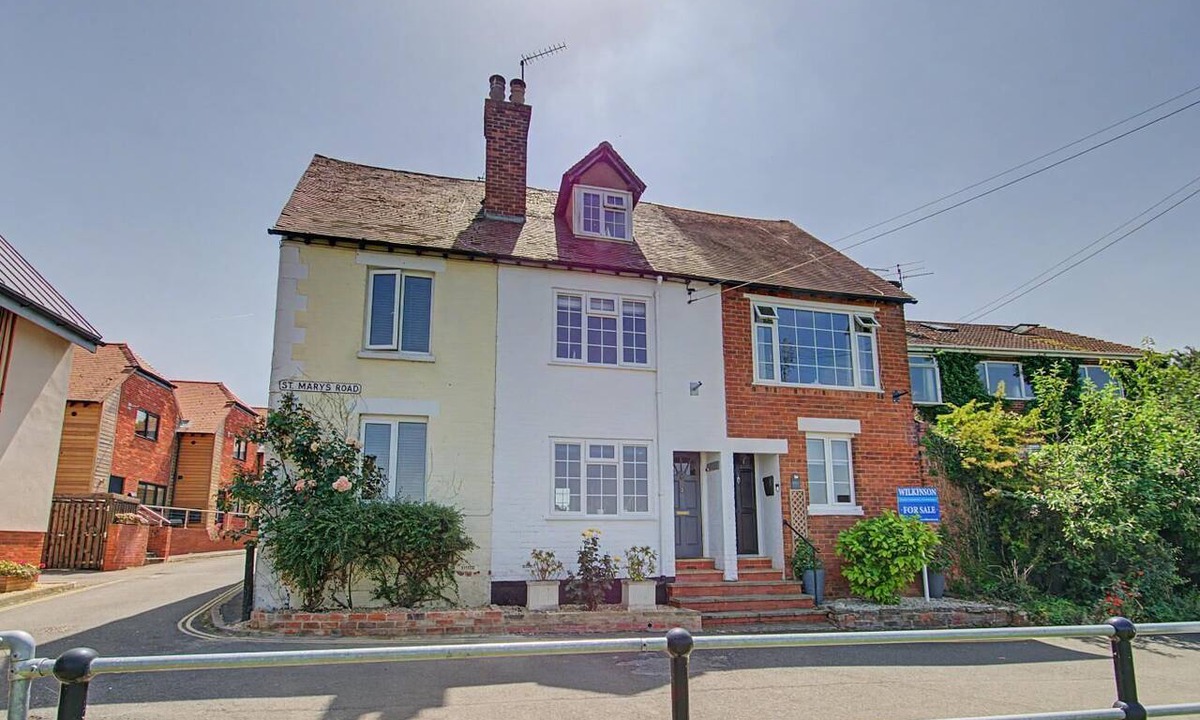 Tewkesbury Cottage | 3 Bed in Tewkesbury (oc-r45271)