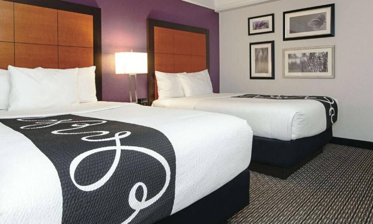 Guasti House | 3 x 2 Double Beds Deluxe Rm at La Quinta Inn & Suites by Wyndham Ontario Airport