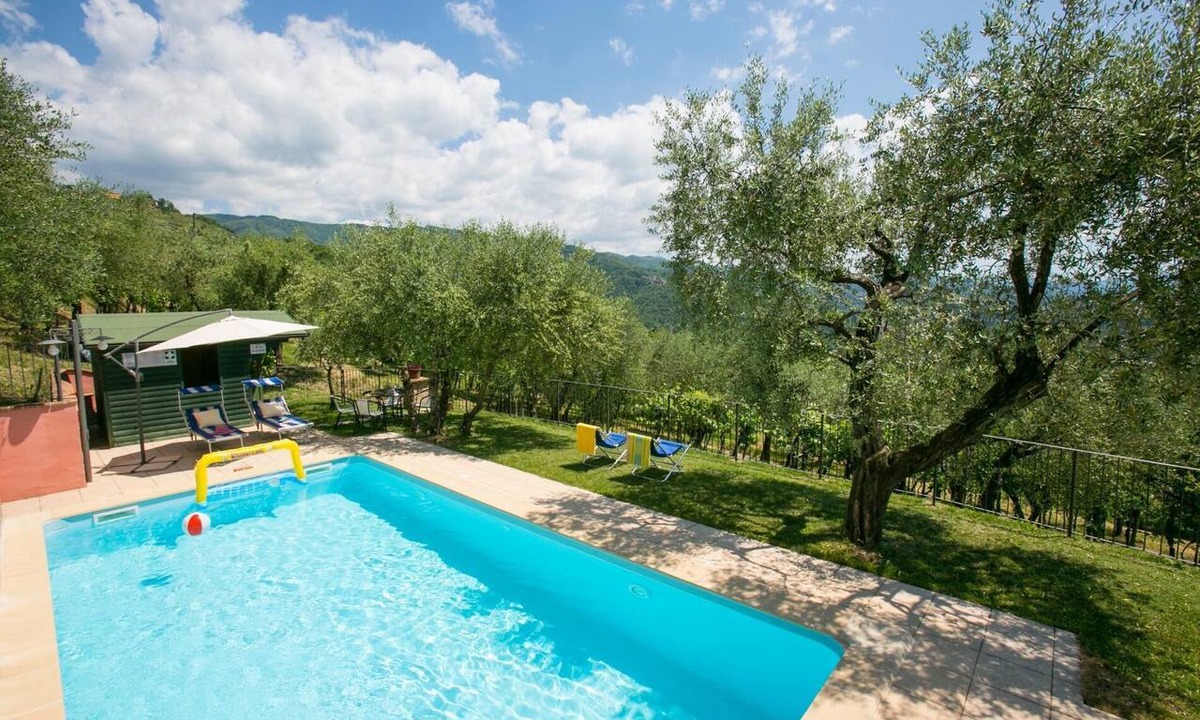 Mologno Villa | 4 Bedroom Villa with Private Fenced Pool, Fantastic Views, in an Olive Grove