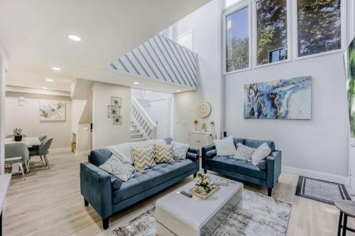 Menlo Park House | 493- Grandeur Family Home AC & Patio near Meta & Stanford