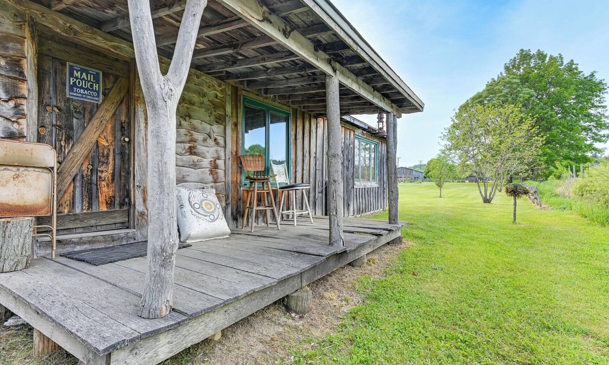Deford Cottage | 5-acre Kingston Getaway: Sauna & Fire Pit