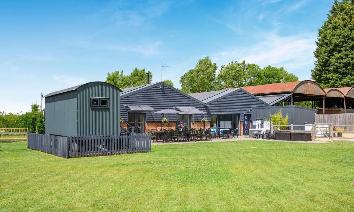 Saintbury Cottage | 5 Bed in Henley-in-arden (oc-92837)