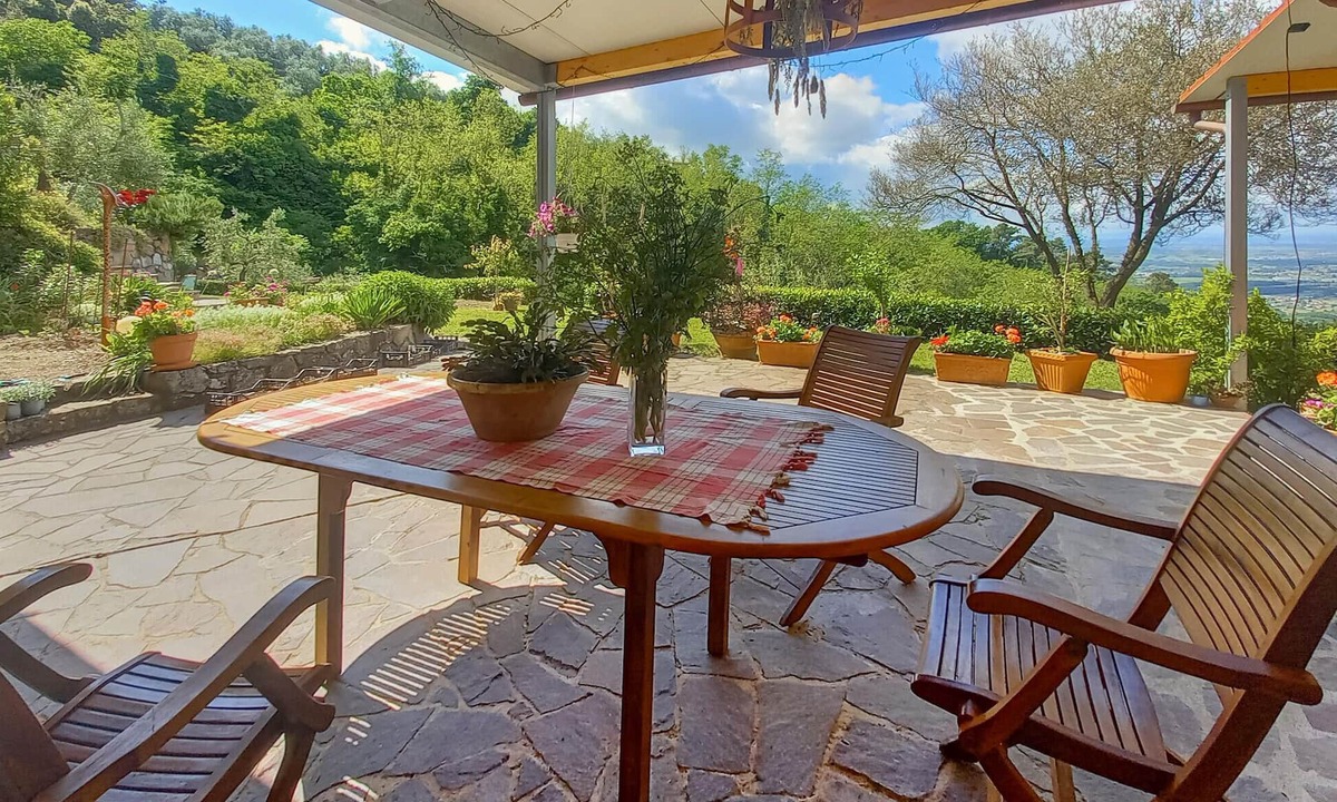 Giugnano House | 5 bedroom awesome home in Lamporecchio