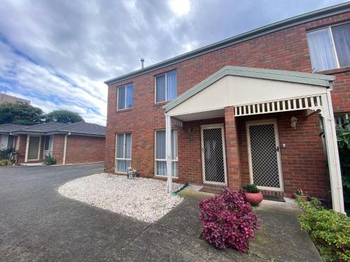 Carrum Apartment | 5 Beds-Whole House-Carrum Beach- Patterson Lake-Fully Furnished