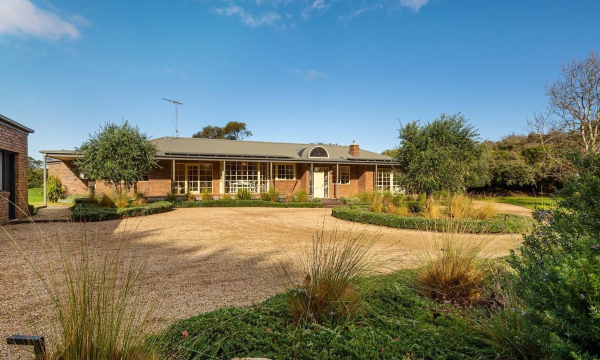 Cape Schanck Villa | 51 Cape Retreat | Outdoor Bath & Fireplace