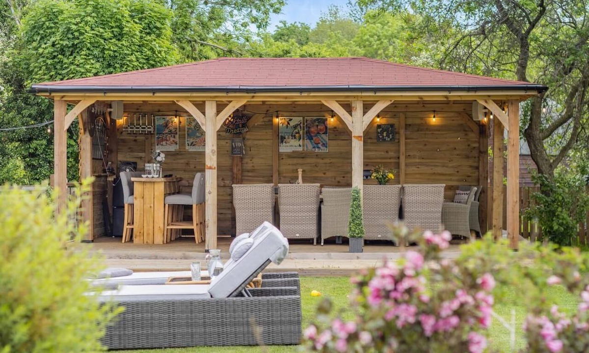 Frocester Cottage | 6 Bed in Frocester (oc-c42662)