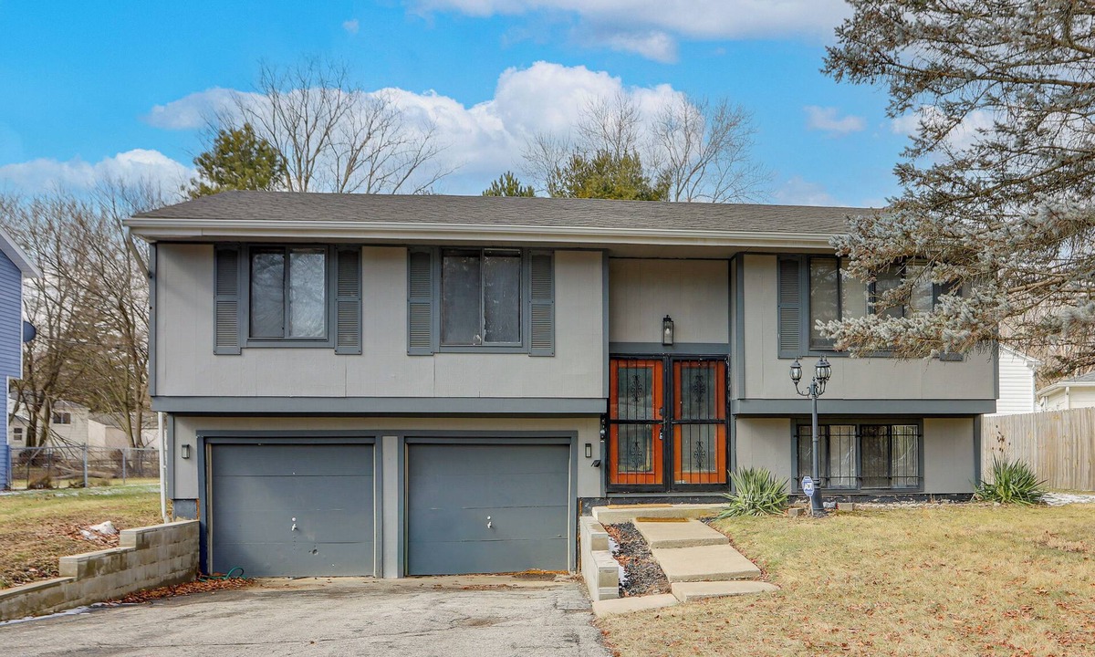 Toledo House | 6 Mi to Dtwn Toledo! Family-Friendly Haven w/Deck