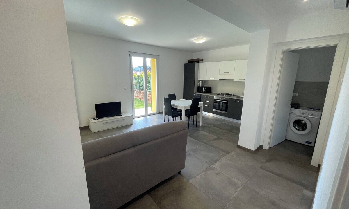 Finale Ligure Villa | Accogliente Appartamento in Villa 62mq, Grande Giardino Privato, Animali Ammessi