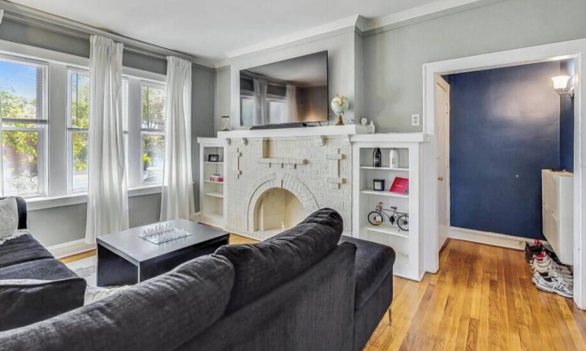 South Chicago House | Adorable 1-bedroom building with AC in beautiful Chicago