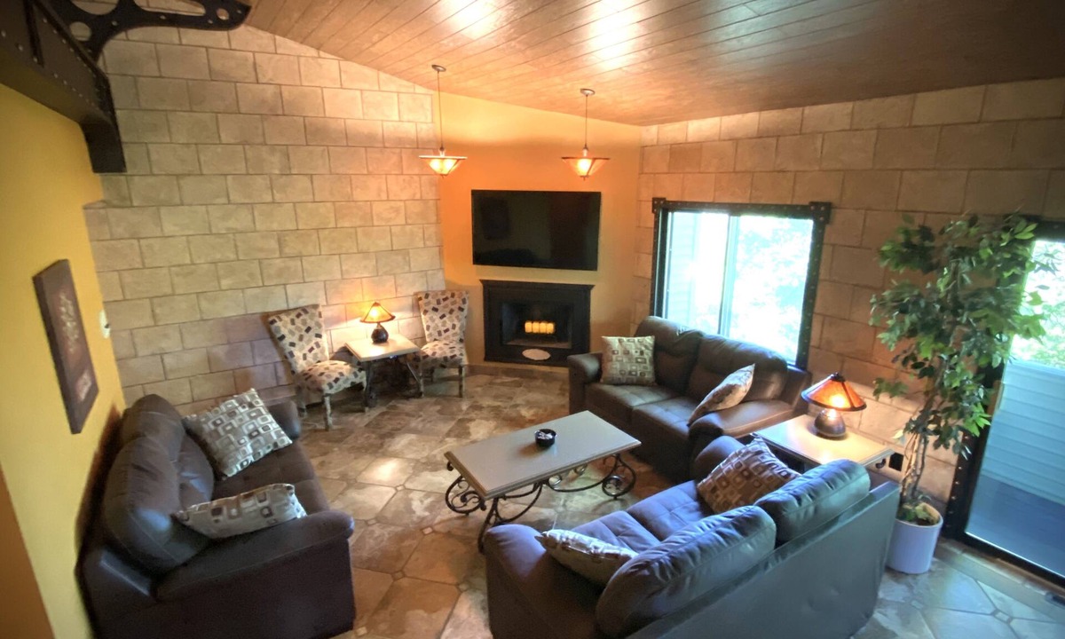 Traverse City Condo | Amazing designer condo fully furnished in the heart of Traverse City