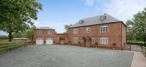Wootton Wawen Apartment | Annexe at The Chalet - A one bedroom annexe with gorgeous countryside views