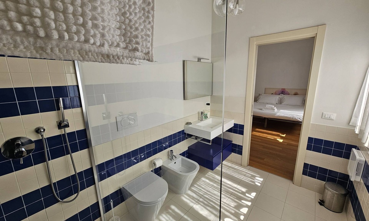 Novoli - San Donato Apartment | Apartment in historic villa 10 minutes from the historic center