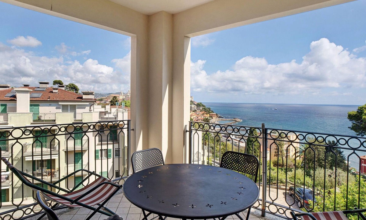 Imperia Apartment | Apartment "Miradore" with Sea View, Wi-Fi, A/C, Balcony and Terrace