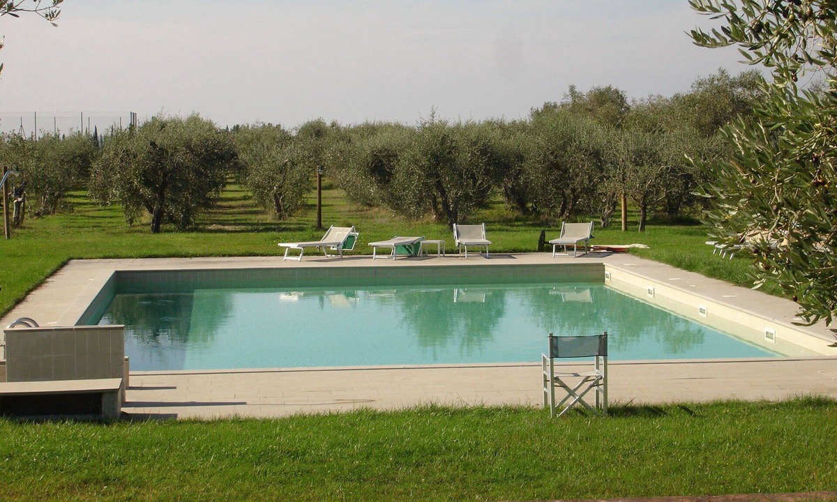 Tavarnelle Val di Pesa Apartment | Apartment with WIFI, A/C, pool, TV, patio, pets allowed, panoramic view, close to Greve In Chianti