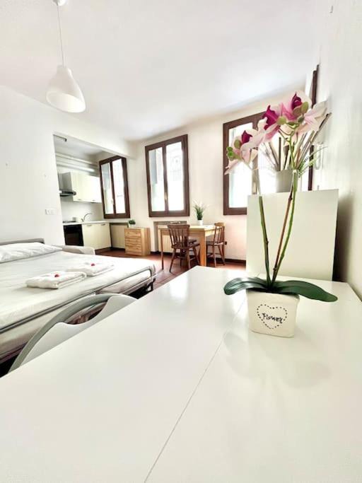Parma City Centre Apartment | APPARTAMENTO CENTRO con Self Check-in