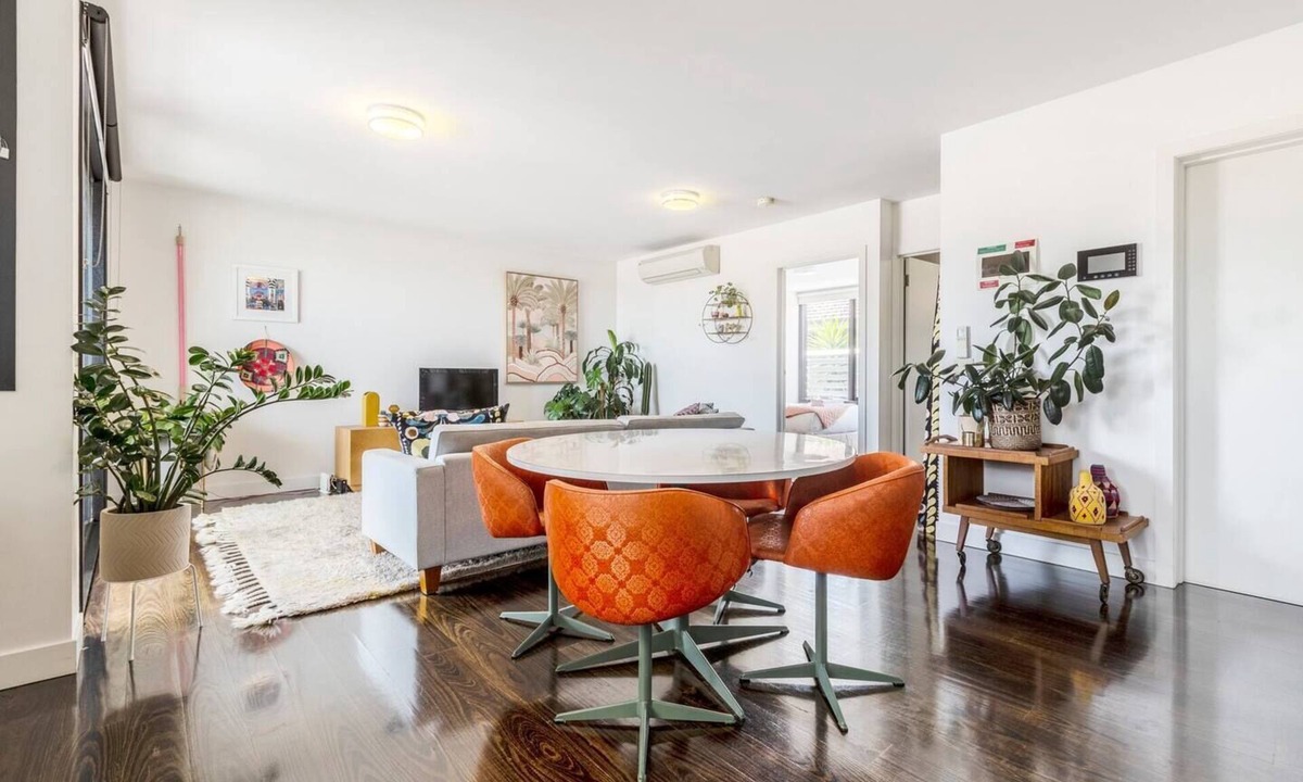 Balaclava Apartment | Art Deco Avenue A Bold Balcony Abode