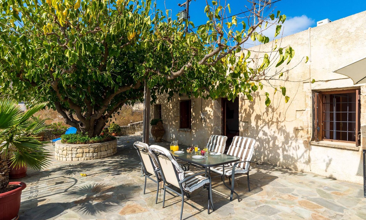 Megala Chorafia Cottage | Artemis House stone cottage in historic Aptera village, Chania