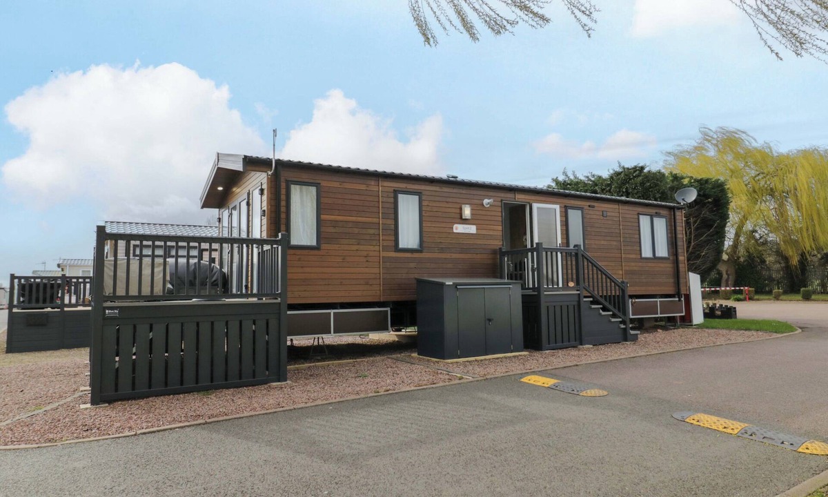 Tiddington Cottage | AV18, pet friendly, with a garden in Tiddington