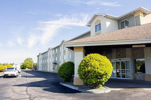 Maumee Hotel | Baymont by Wyndham Maumee Toledo