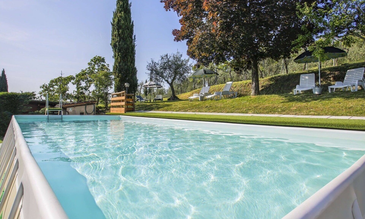 Castelfranco di Sopra Villa | Beautiful apartment in villa for 3 people with WIFI, pool, TV and patio