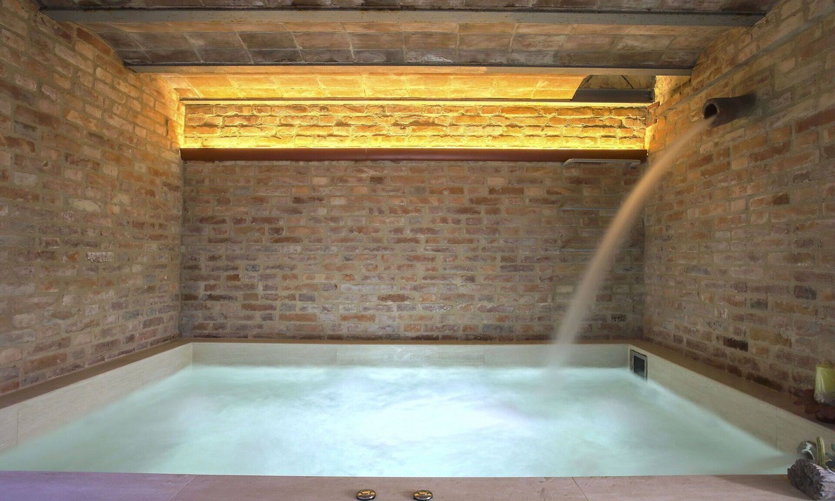 Pieve a Nievole Apartment | Beautiful apartment for 4 people with hot tub, WIFI, pool, TV, patio and pets allowed