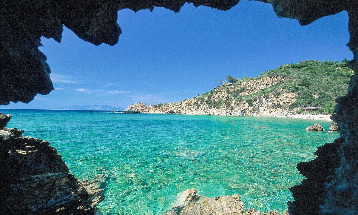 Capalbio House | Beautiful apartment in villa for 4 guests with A/C, pool, WIFI, TV and terrace