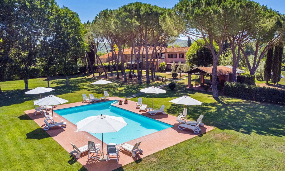 Suvereto Villa | Beautiful apartment in villa for 4 guests with WIFI, A/C, pool, TV and terrace