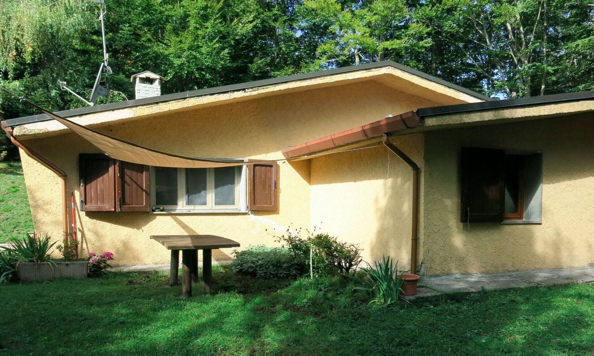 San Romano in Garfagnana House | Beautiful private villa for 6 guests with WIFI, TV, patio and pets allowed