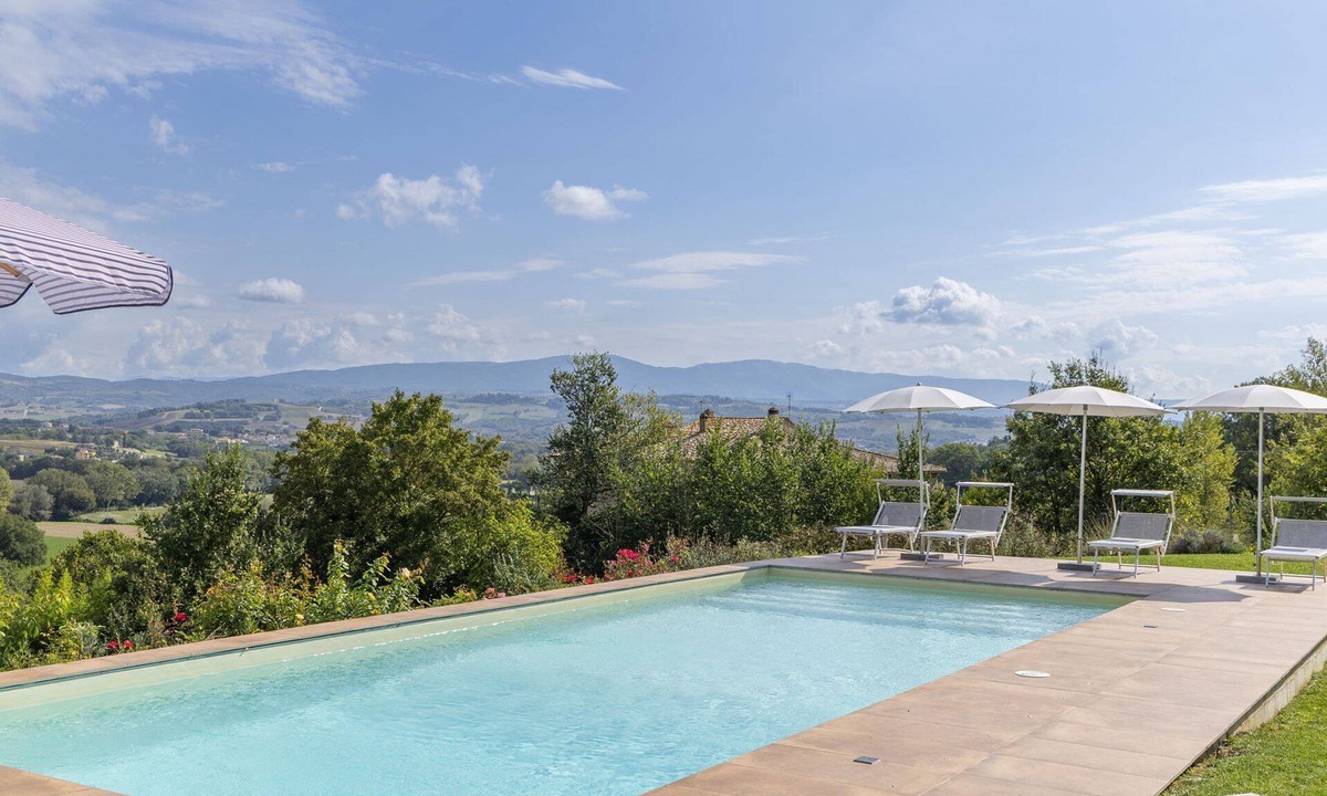 Todi Villa | Beautiful villa with pool in the heart of Umbria, just 9 km from Todi, an oasis of peace and comfort