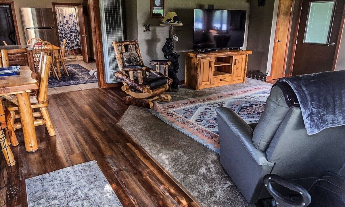 Sanford House | Bell Inn Cottage - Sanford Lake