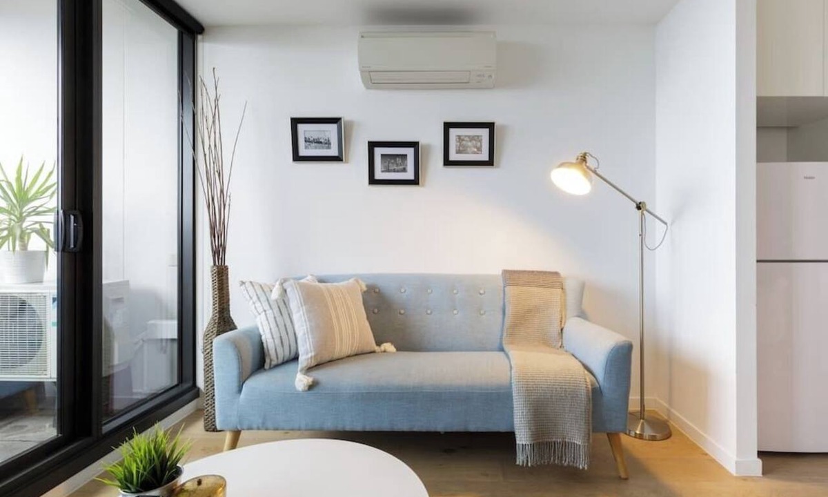 Melbourne Central Business District Apartment | Belle - Incredible Location Gym Pool Sauna WiFi