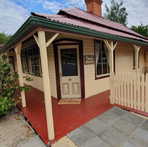 Blackwood House | Blackwood Cobb & Co Historic Forest Retreat
