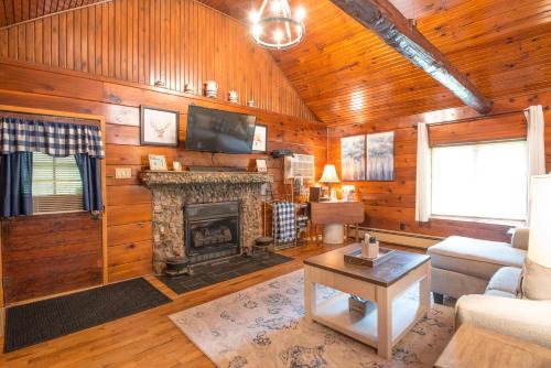 Helmsburg House | Blue Moon Log Cabin