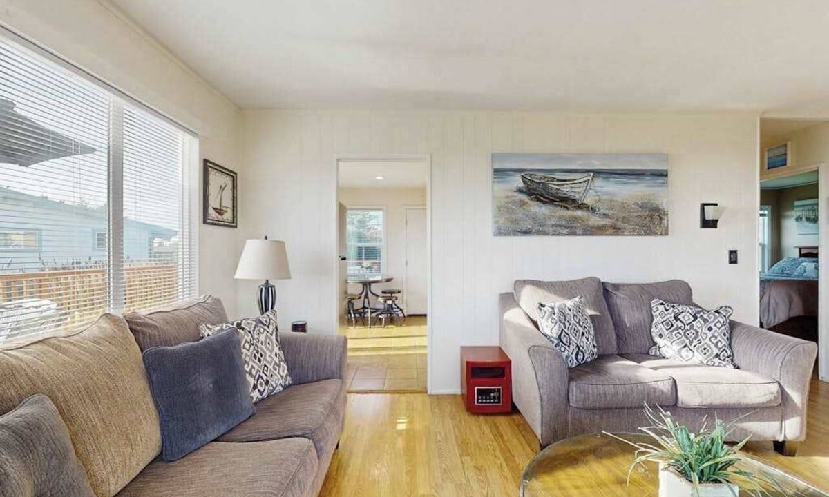 Bodega Bay Cabin | Bodega Bay 2BR ocean-view cottage with hot tub — dog friendly