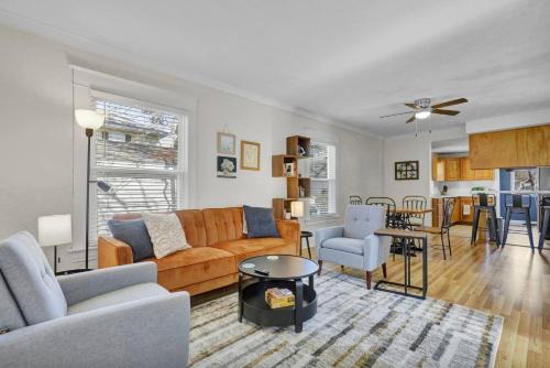 Lansing House | Boho Retro Style in Lansing 10 Mins to MSU Campus